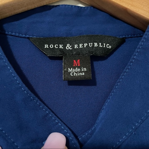 Rock & Republic Top Mesh Sleeves Size Medium - Picture 6 of 7